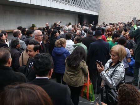 Durante un temblor, los ciudadanos descendieron a la planta baja de los edificios | Cuartoscuro