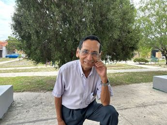 El profesor Esquivel ha dedicado su vida a la docencia y al periodismo, moldeando a un sinfín de comunicadores. | Pedro Delgado