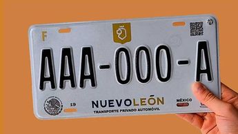 Así son las placas más nuevas en Nuevo León. | Especial