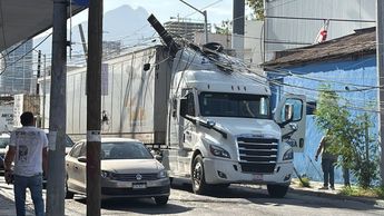 El percance ocurrió sobre la calle Ayutla en su cruce con Hilario Martínez.