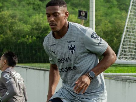 Primeros entrenamientos de Martial con Rayados en el Apertura 2025 / @Rayados