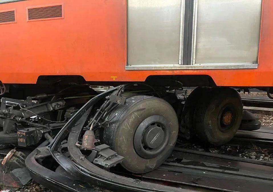 Se descarrila tren en L3 del Metro de CdMx