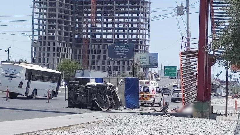 Cuerpos de rescate y autoridades policiacas llegaron al lugar de los hechos. | Agustín Martínez