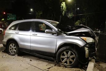 Una camioneta en Azcapotzalco dañó un semáforo/ Enrique Luna