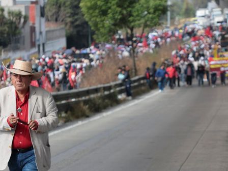 Manifestantes suelen bloquear la autopista México-Puebla, para realizar manifestaciones / Es Imagen