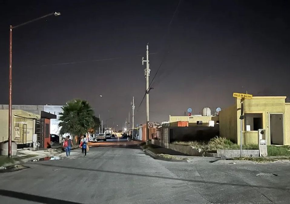 Denuncian en García abandono de autoridades; viven entre la violencia y la basura