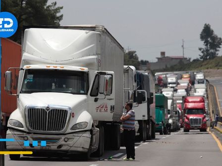 Por la autopista México-Puebla viajan millones de vehículos de transporte de carga que llevan productos del sur de México hacia la CdMx | Cuartoscuro