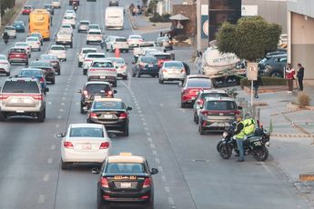 Los pocos espacios para el tránsito peatonal incrementa la tasa de accidentes, reconoció Normal Campos / Agencia Es Imagen