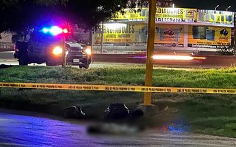 Un hombre fue ejecutado sobre la lateral de la avenida Miguel Alemán. | Miranda Arias