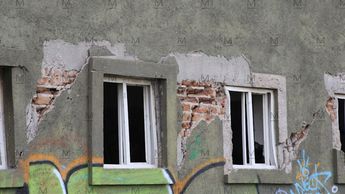 Las fallas estructurales se volvieron una amenaza permanente para los soldados que habitaban el lugar. Foto: Dany Béjar.