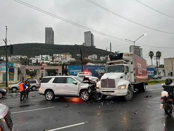 Tras el percance, un carril fue cerrado a la circulación, lo que ocasionó tráfico lento en la zona. | Pedro Delgado