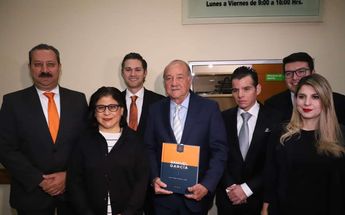 El secretario general de Gobierno de Nuevo León, Javier Navarro entregó el Tercer Informe de Gobierno en el Congreso. | Luis Guerra