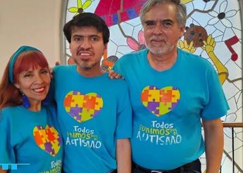 Wendy y Alejandro Alencaster, sus padres, tomaron la decisión de mudarse a Nuevo León. | Especial