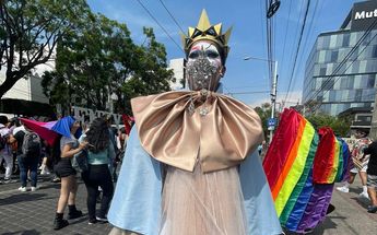 Personaje de Drag en la marcha Guadalajara Pride 2022 / Karla Victoria Rodríguez