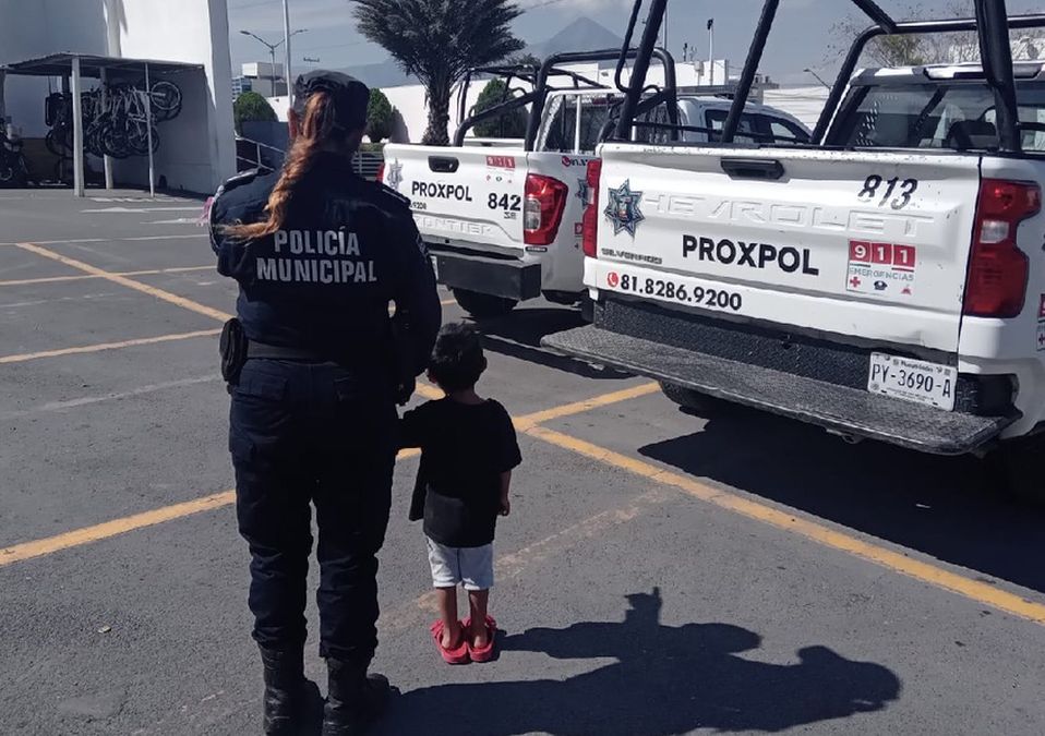 Encuentran a niño de 3 años llorando y deambulando por las calles | Cortesía