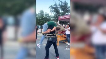 Regia cumple su sueño y Konan Big le hace el 'helicóptero'