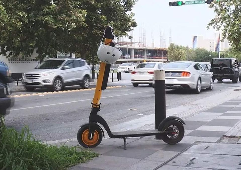Exhortan a usar scooters eléctricos sólo en banquetas en Monterrey. | Especial