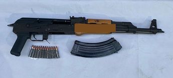 Arma larga decomisada al detenido. | Cortesía