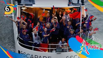 Embarcación de atletas de Samoa durante la inauguración de París 2024 / Reuters