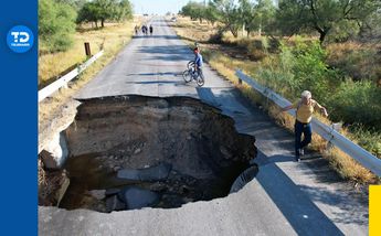 Socavón en carretera Agua Fría en Zuazua, NL | Agustín Martínez