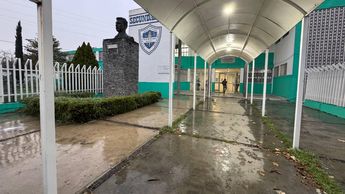 En la secundaria número 10 en Monterrey, pocos alumnos asistieron a clases. | Fabricio Gallegos
