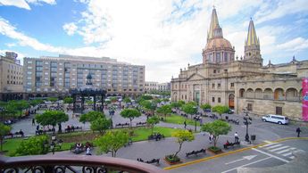 Cielo despejado en Guadalajara durante la mañana, con temperaturas agradables y vientos moderados. | Foto: Expedia