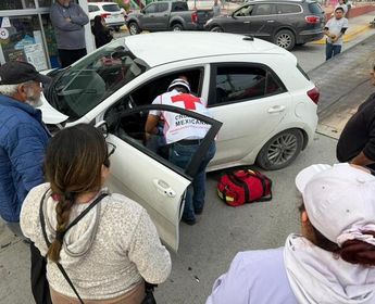 Como resultado del impacto, dos mujeres resultaron lesionadas. | Jesús Villegas