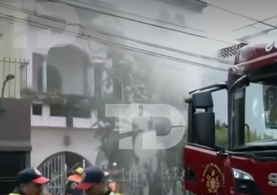 Un cortocircuito provocó un fuerte incendio en una vivienda de la colonia Iztaccíhuatl, CdMx; autoridades trabajan en la zona. | Telediario