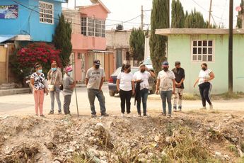 Integrantes de colectivos de búsqueda reunidos tras el reporte de cuatro bolsas negras con restos humanos en un canal de Ecatepec / Cuartoscuro