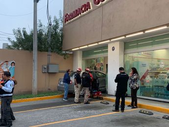 La Cruz Roja atendió a los implicados en el accidente. | Pedro Delgado