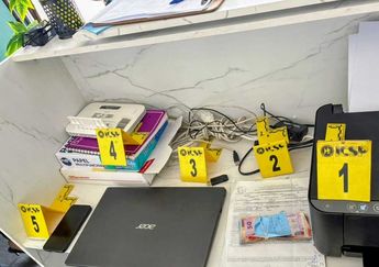 Algunos de los objetos asegurados por las autoridades durante el operativo de cateo. | Cortesía