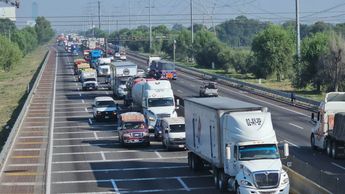 Si tienes un accidente o necesitas reportar una emergencia en la autopista México-Puebla, puedes hacerlo llamando al número 074 | Es Imagen