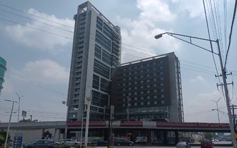 Edificios en construcción en Monterrey / Fabricio Gallegos