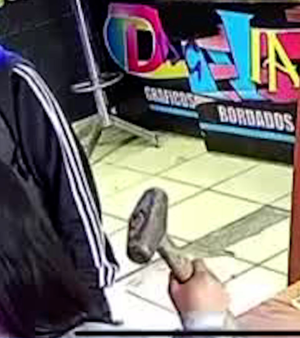 Mujer evita asalto en negocio de Xochimilco; se defendió con un mazo