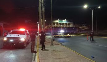 Luego de varias horas el cuerpo fue trasladado por la unidad del Servicio Médico Forense. | Israel Santacruz