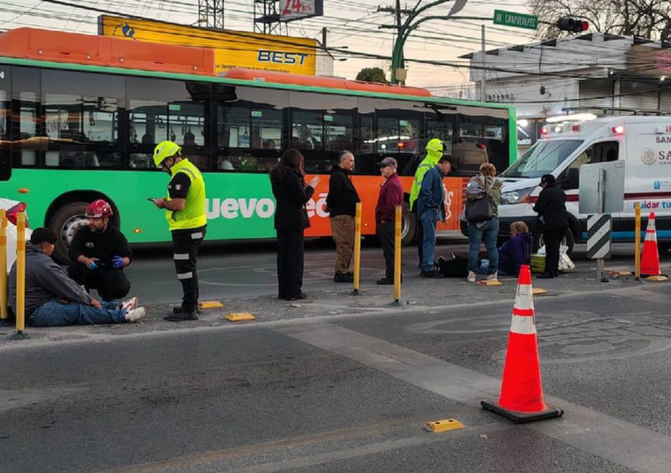 A la zona acudieron elementos de Protección Civil de Monterrey. | Agustín Martínez
