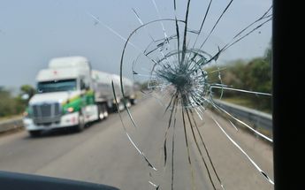 El crimen organizado ya utiliza armas largas para robar camiones de carga / Especial.