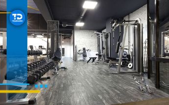 Mujer muerde y arranca dedo a joven tras pelear por aparato en gimnasio de Monterrey. | Especial