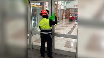 Las autoridades clausuraron las instalaciones de Soriana La Puerta. | Especial