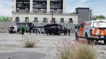 Policías fueron trasladados de Galeana en un helicóptero. | Agustín Martínez