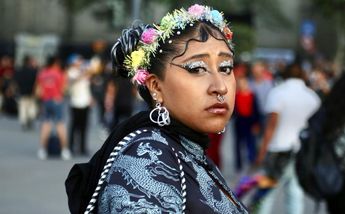 Fan de Rosalía en Zócalo de la CdMx / Ariel Ojeda