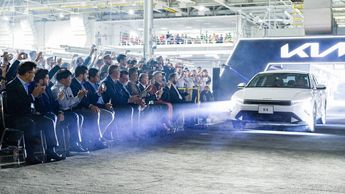 Presentan nuevo auto K4