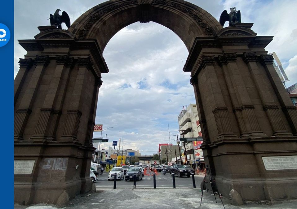 Barrotes bajo el Arco de la Independencia en Monterrey | Édgar Plata