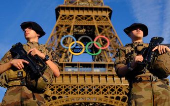Equipo de seguridad para inauguración de París 2024 / Foto: Reuters