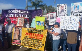 Marchan para exigir justicia por víctimas de meningitis en Durango