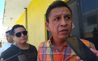 Alcalde de Matamoros acude a votar