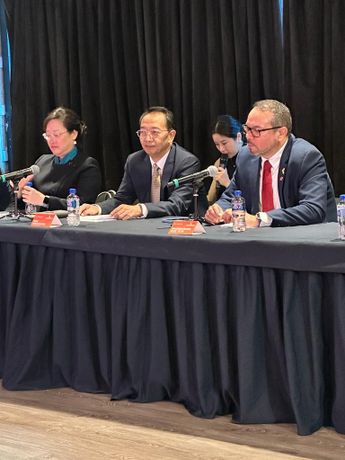 Firma de convenio de MULTIMEDIOS con Hunan Broadcasting System. / Especial