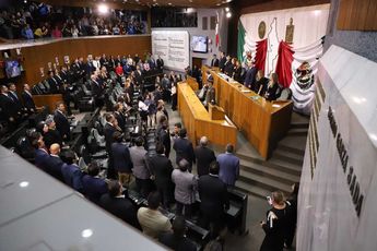 Legisladores de todas las facciones políticas se dieron cita en el recinto para el Tercer Informe de Labores. | Luis Guerra
