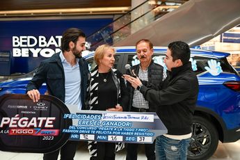 Fernando Thomae recibe camioneta tras ganar reto en Monterrey | Cortesía Fashion Drive