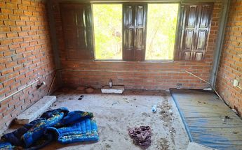 Además de ropa, zapatos y colchoneta, las madres buscadoras encontraron armas y aparentes sustancias ilícitas | Jhonatan González